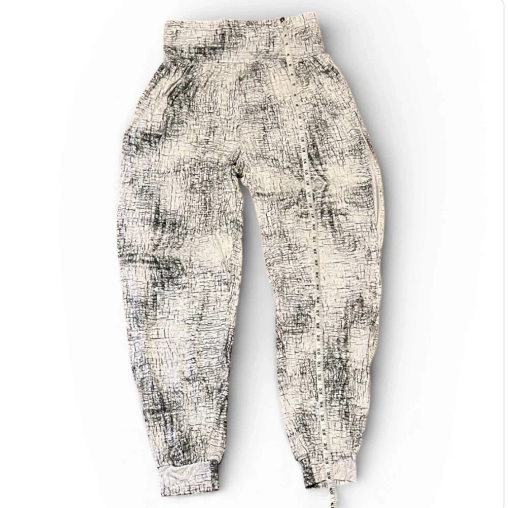 ALO Yoga Intention High Waisted Flowy Side Slit Joggers Size S EUC Athleisure